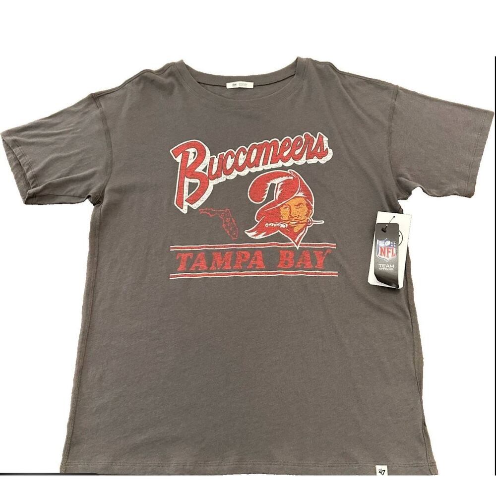 47 Brand Tampa Bay Buccaneers Women’s Medium Retro Graphic T-Shirt NWT MSRP $40